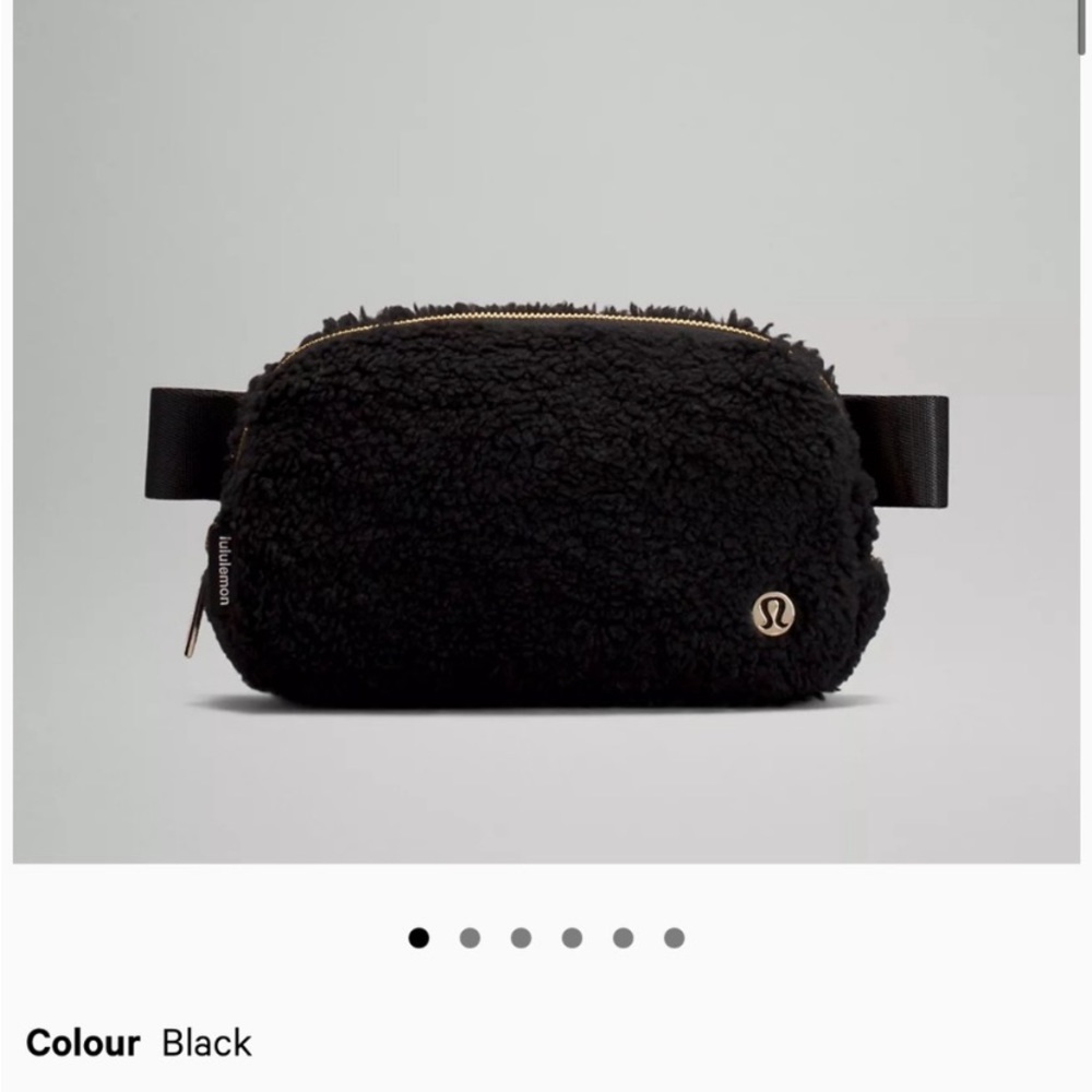 Black Sherpa lululemon belt bag